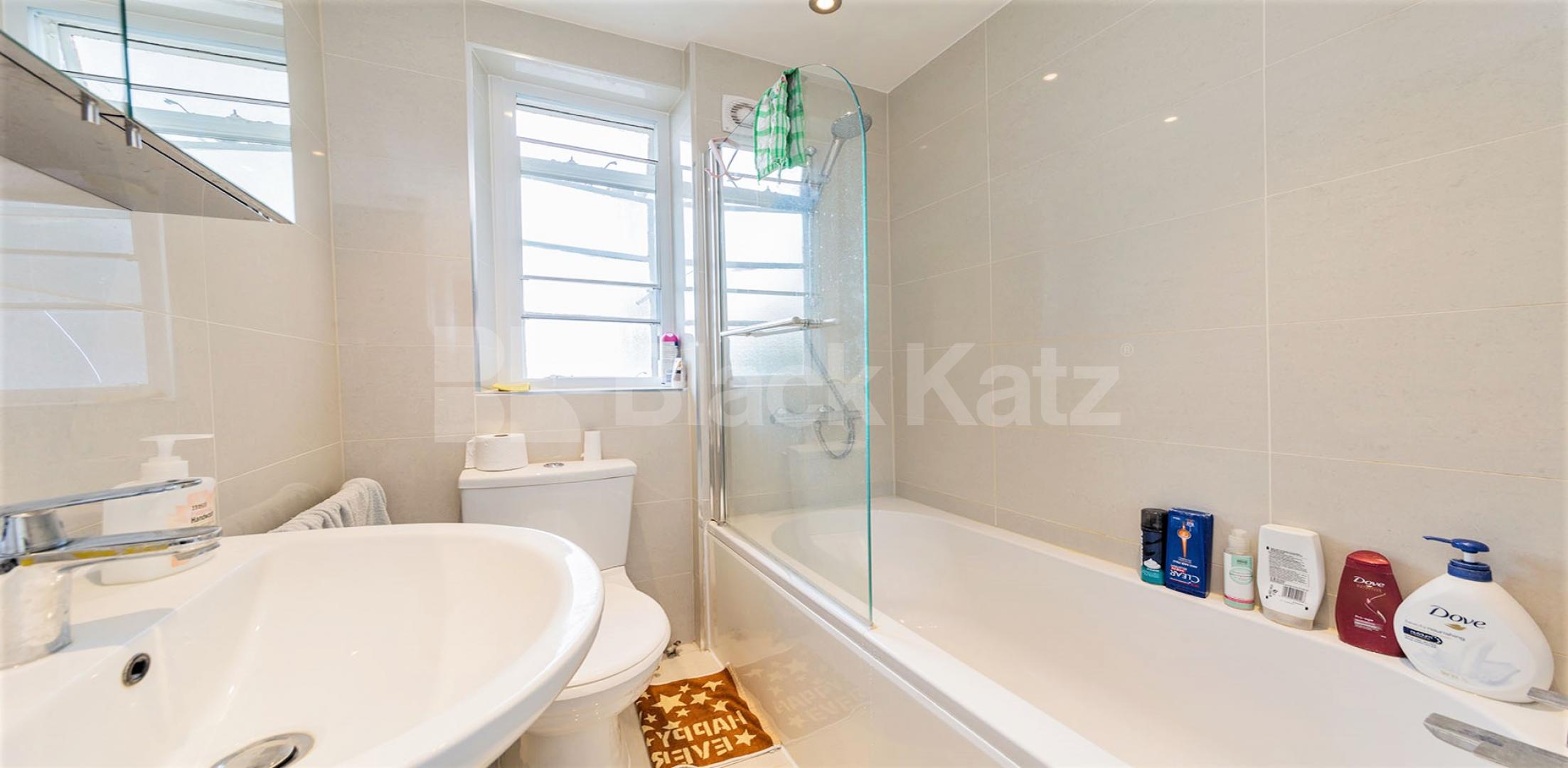 			HEATING and HOT WATER INCLUDED, 1 Bedroom, 1 bath, 1 reception Flat			 The Grampians, Shepherds Bush Road, Shepherds Bush